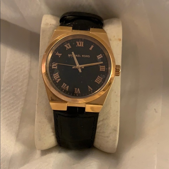 Micheal kors watch - Picture 1 of 2